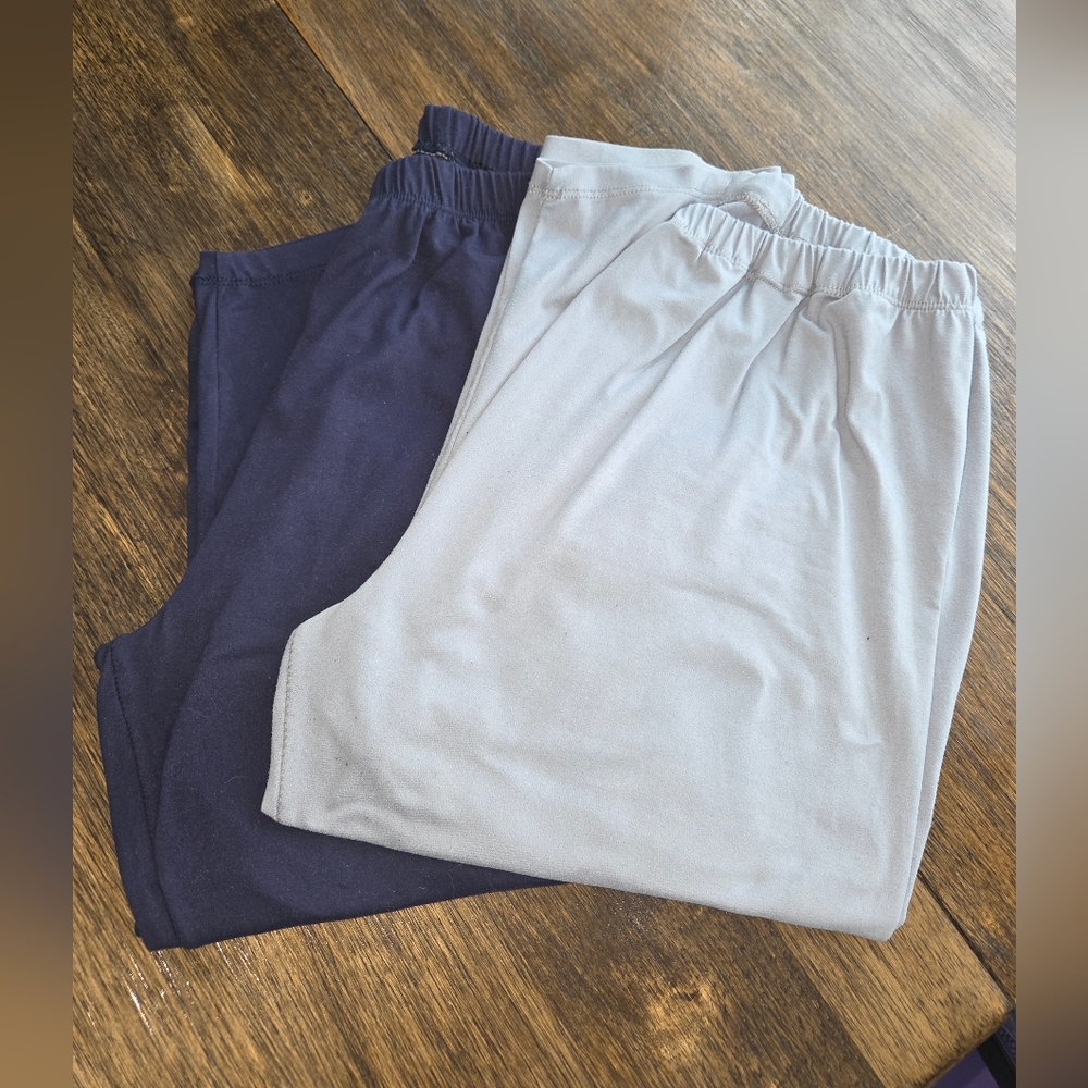 Women's Navy and Gray Stretch Capris‎